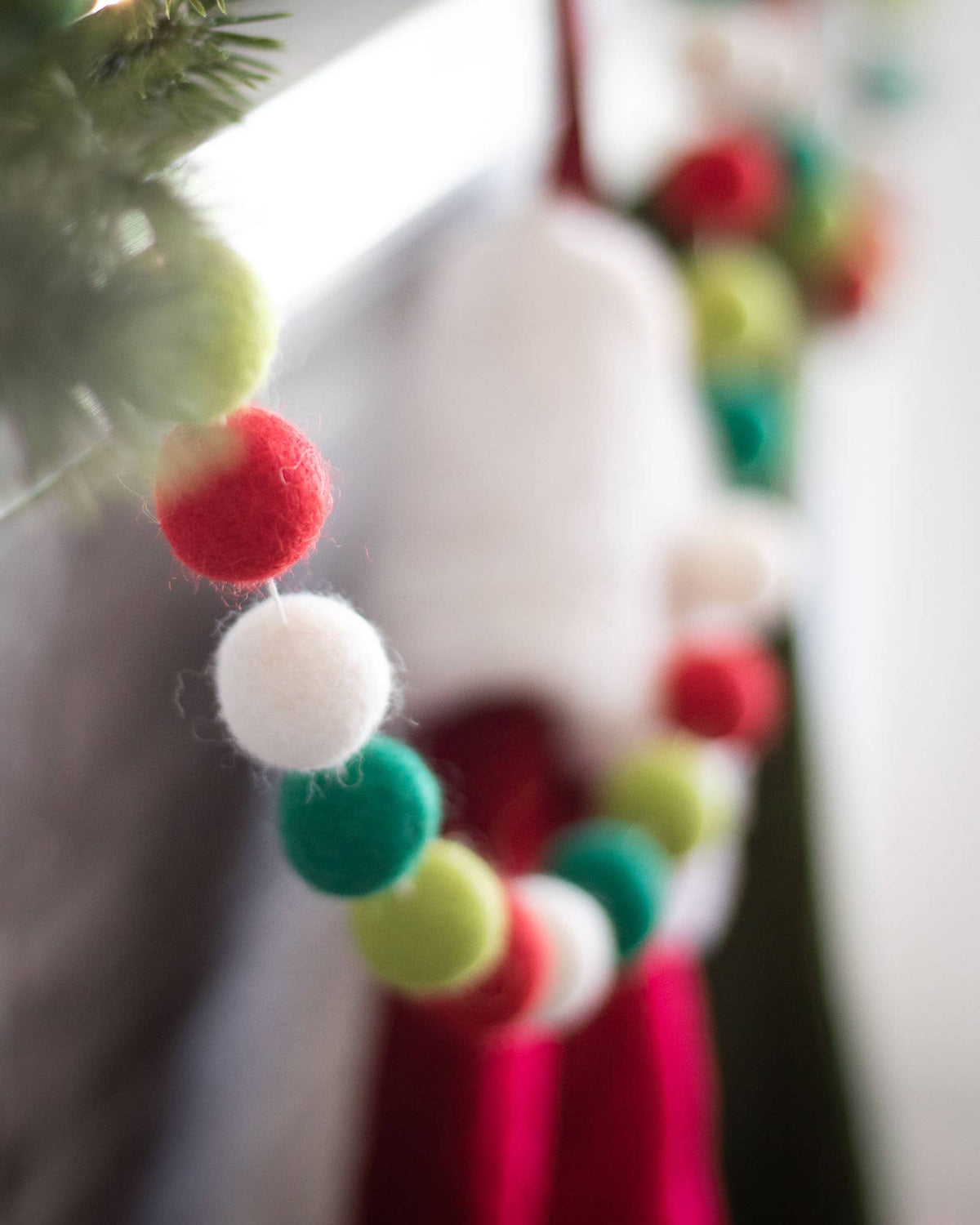 North Pole Holiday Eco Wool Garland Ornament - Christmas: S - 24 beads/8ft (1" beads)